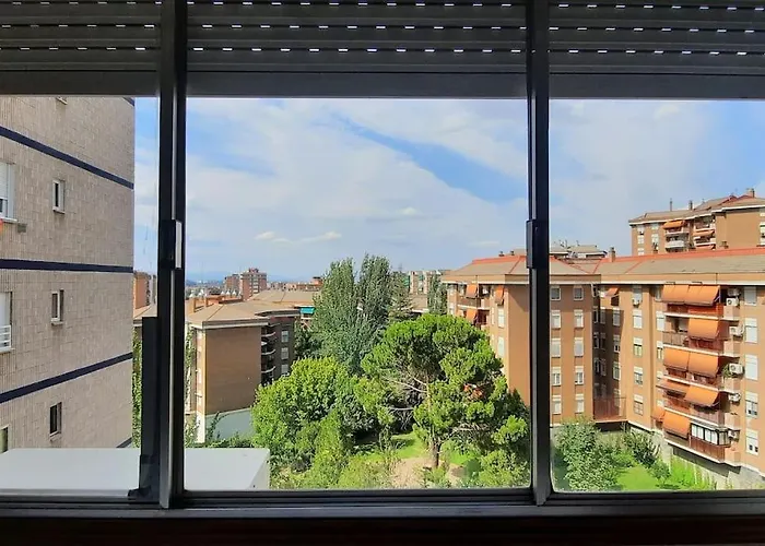 Piso Amplio, Iluminado Y Muy Bien Comunicado