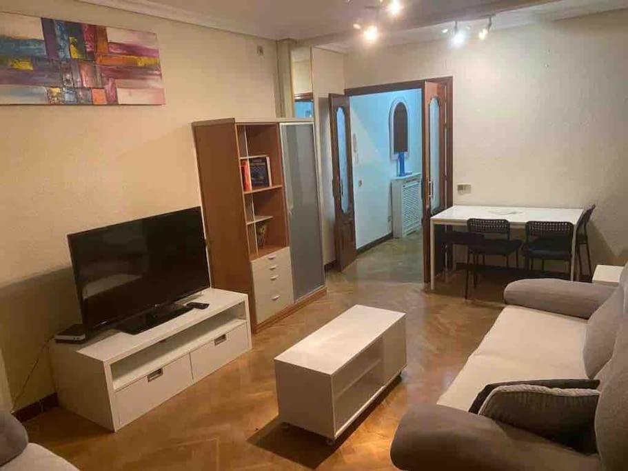 Appartement Piso Amplio, Iluminado Y Muy Bien Comunicado