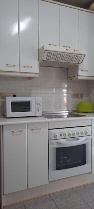 Piso Amplio, Iluminado Y Muy Bien Comunicado Apartamento Madri